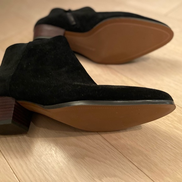 Banana Republic Suede Low Heel Boot - Picture 4 of 6